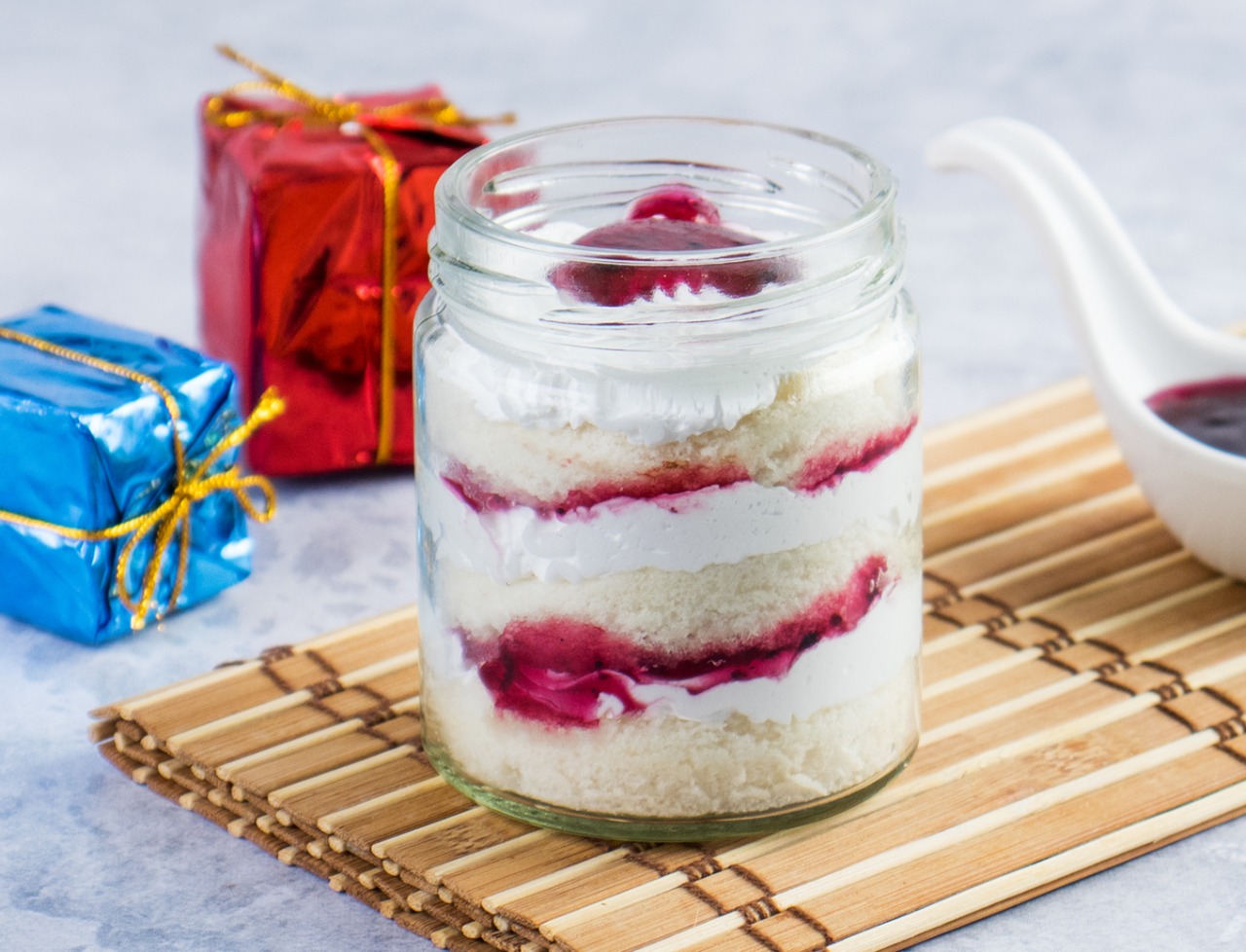 Blueberry jar cake