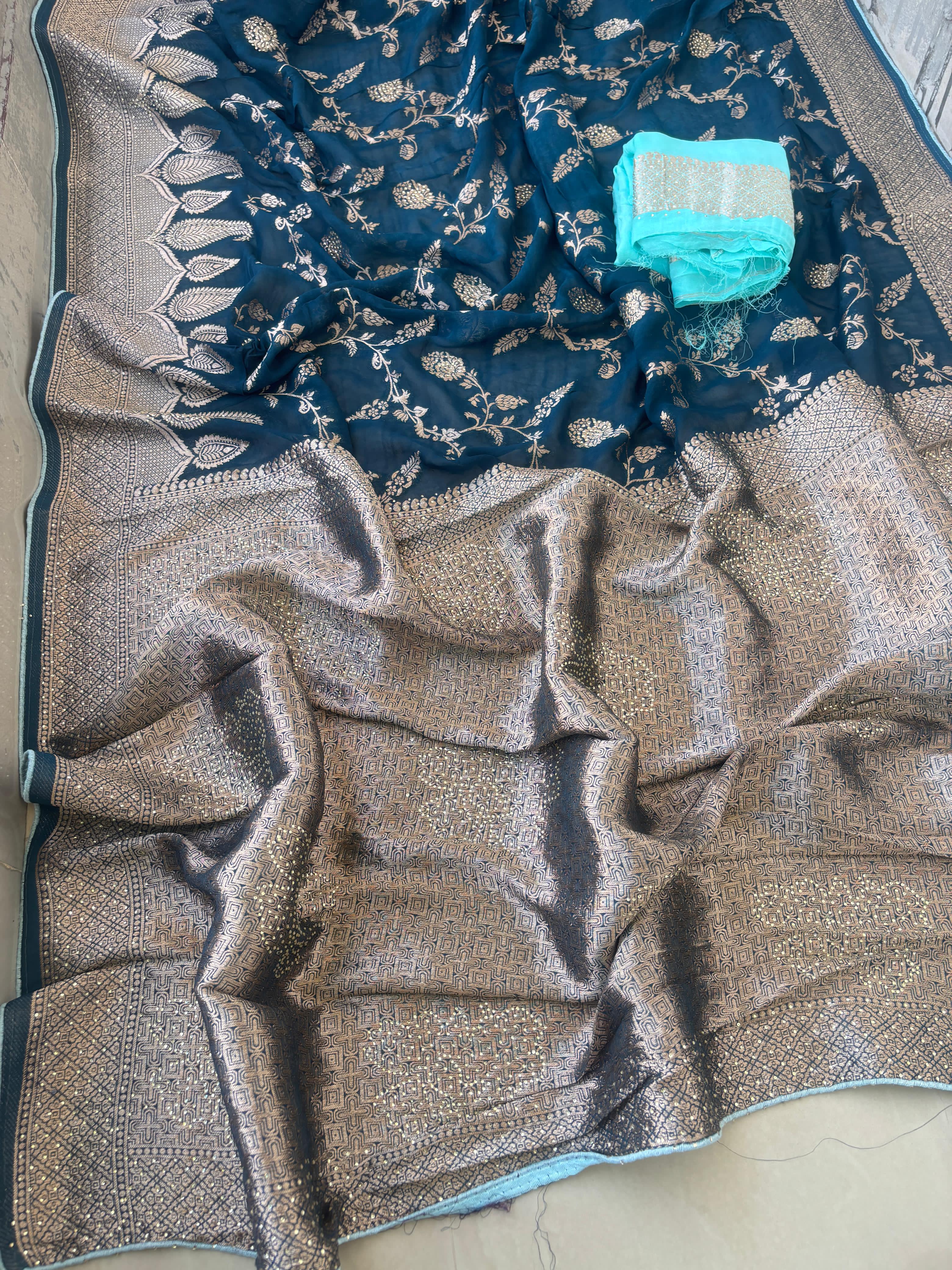Pure Georgette fabric with beautiful full bnarsi zari zari all over and siroski work zari havvy contrast bp suppr
