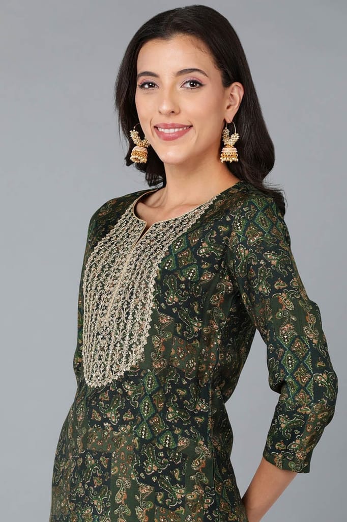 Green Silk Blend Abstract Yoke Design Straight Kurta VCK9010 view 2