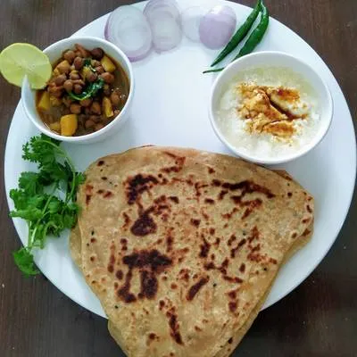Paratha special combo meal thali