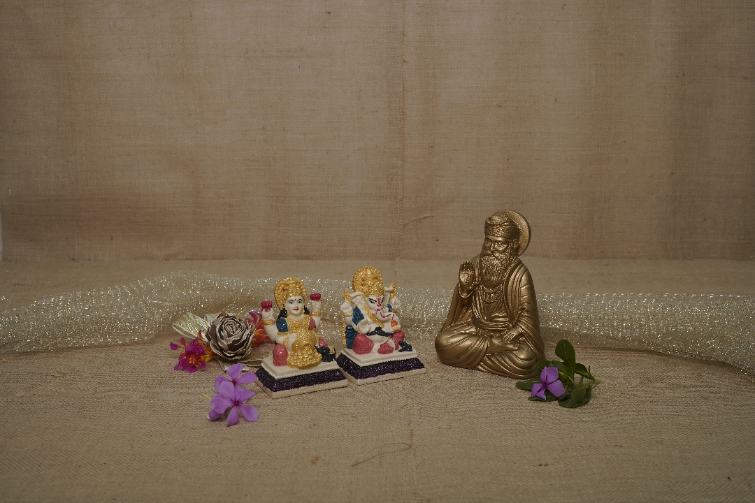 Sacred Murti Box view 2