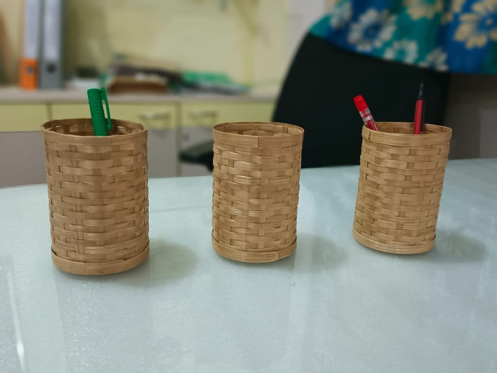 Bamboo pan stand