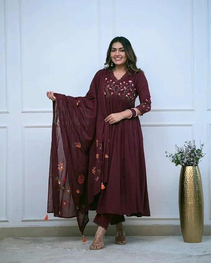 Cotton Malmal Dupatta & Cotton Kurta Set with Embroidery Stylish Cotton Kurti with Matching Pants & Dupatta for Women view 2