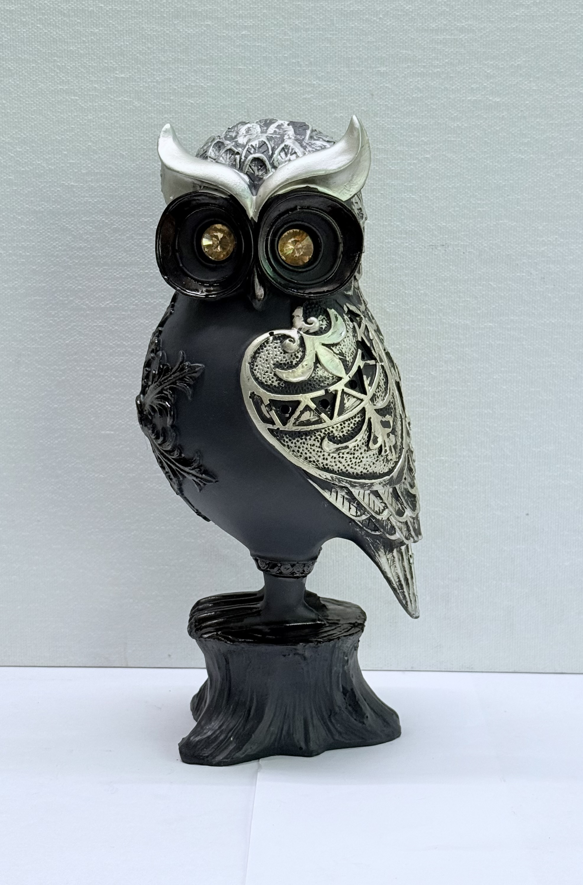 RNK Owl decor piece view 2