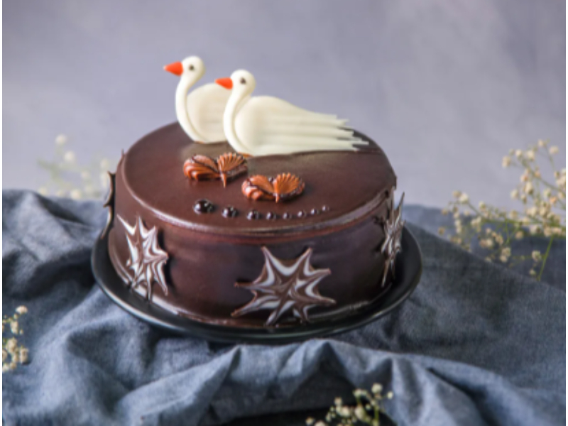 Monginis Swan Couple Designer Cake - Eggless