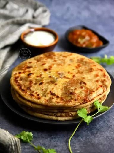 Aloo paratha plate