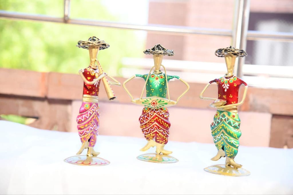 Jyoti handicraft Metal Wrought Iron Musician Lady showpieces Ladies Doll Figurine Statue Decorative Items | Show Pieces for Home Decor Stylish Living Room | Pack of 3 view 2