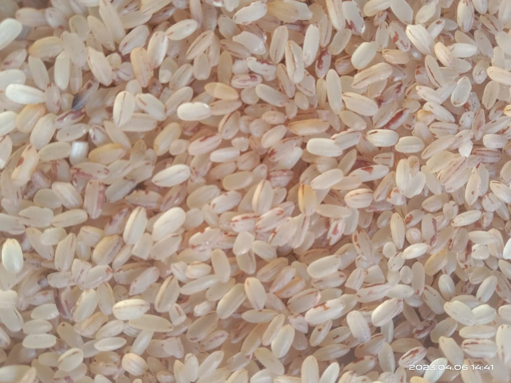 Uzhavan Unavu - Organic traditional kerala mattai rice / Kerala rice / Kerala rose rice - 1 Kg view 2