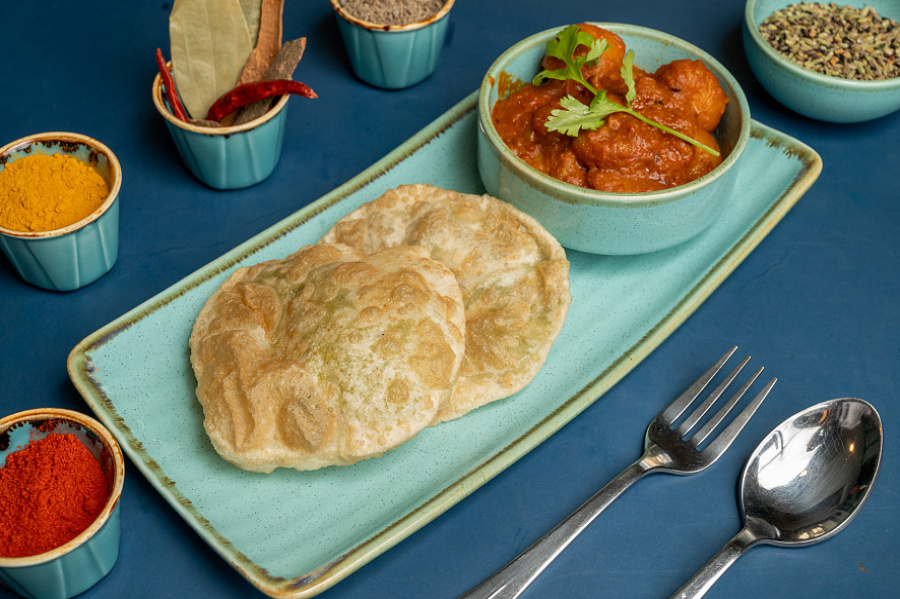 Luchi 2pc with aloo dom