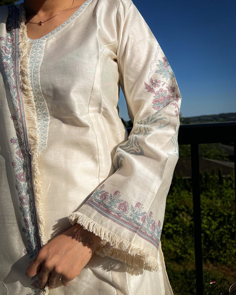 White Chanderi Kurta Set with Hand-Painted Motifs by Aagaaz Jaipur view 2