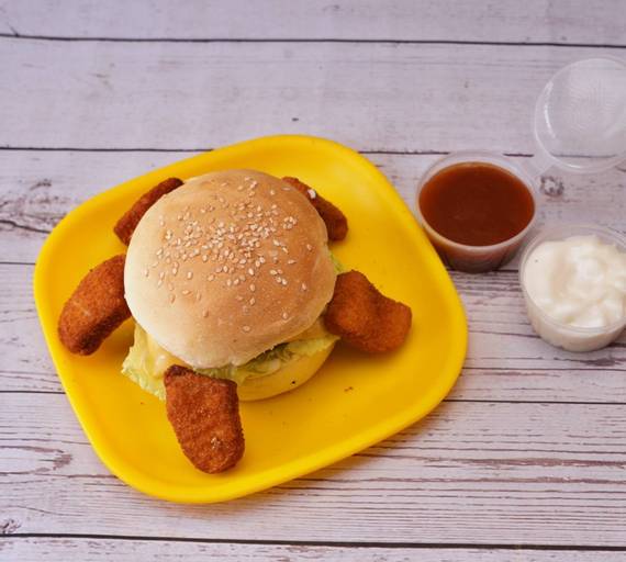 Chickn Nuggets Burger