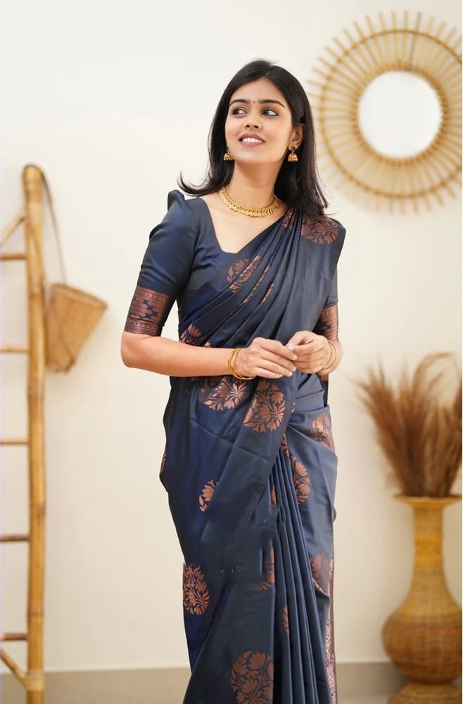 Women's Navy Blue Floral Jacquard Silk Saree With Blouse Piece view 2