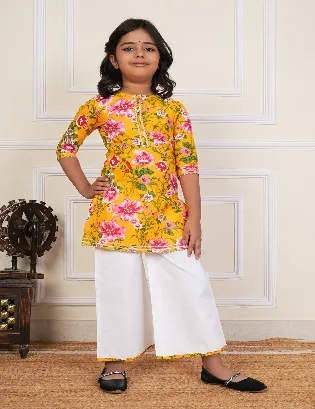 100% Cotton Printed Ethenic kurti with Lace detailing at Placket &Sleeve/Bottom Opening with 100% Cotton Poplin plazzo