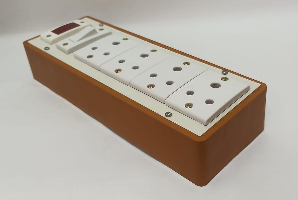6A 4 Sockets (3 Pin Socket) & 1 Switch Extension Box with Indicator, 16A Plug & 3m Wire view 2