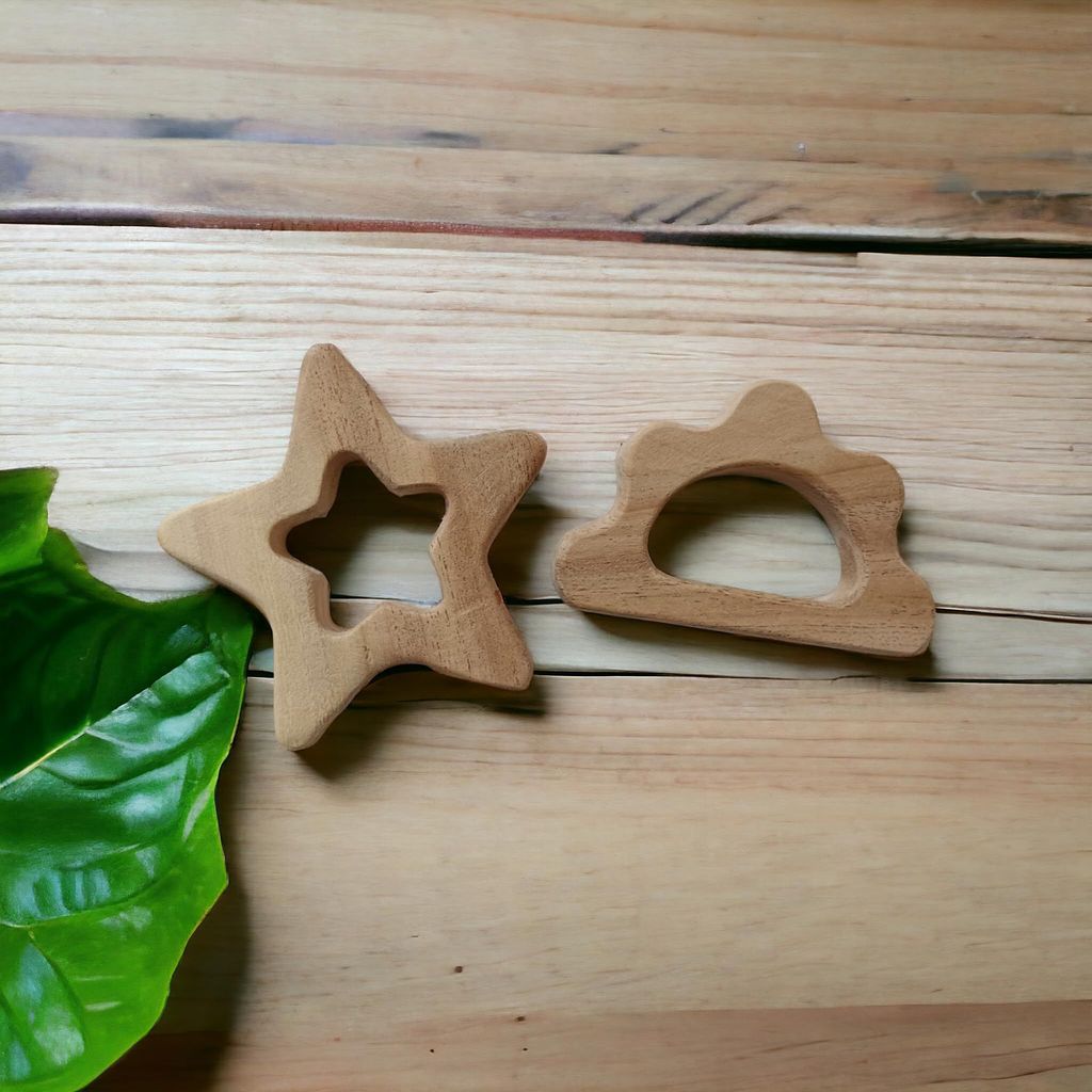 Neemtoys Beautiful Set of 2 Neem Wooden Teethers Star and Cloud Shapes view 2