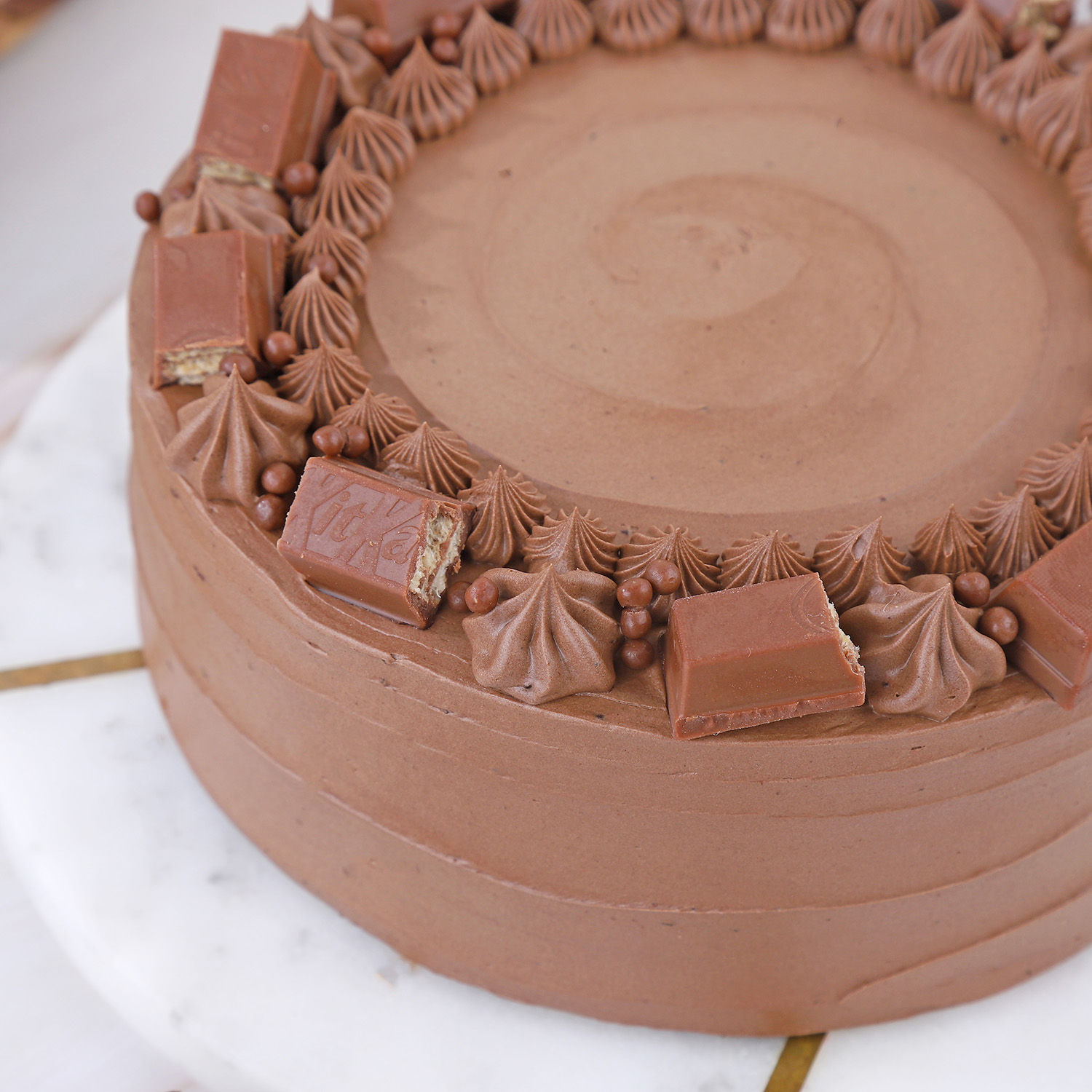 Kit Kat Crunch Cream Cake Half Kg view 2