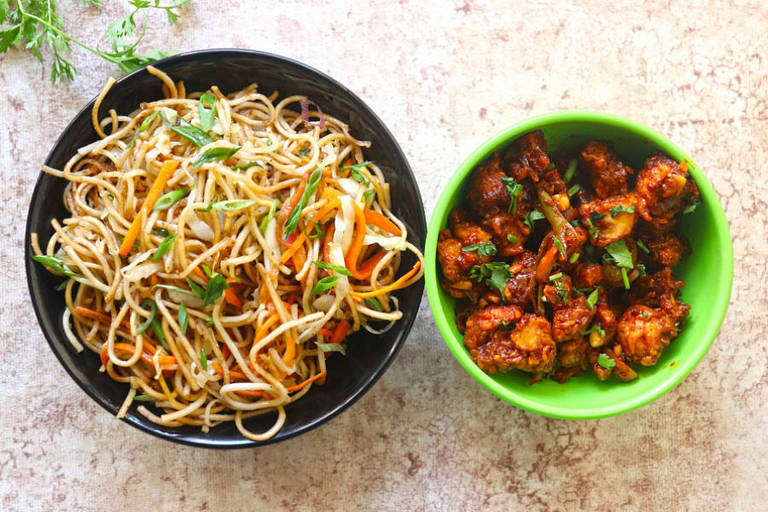 Veg hakka noodles