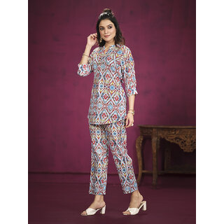 Elara Women's Chic Co-ord Set with Multicolored Geometric Pattern view 2