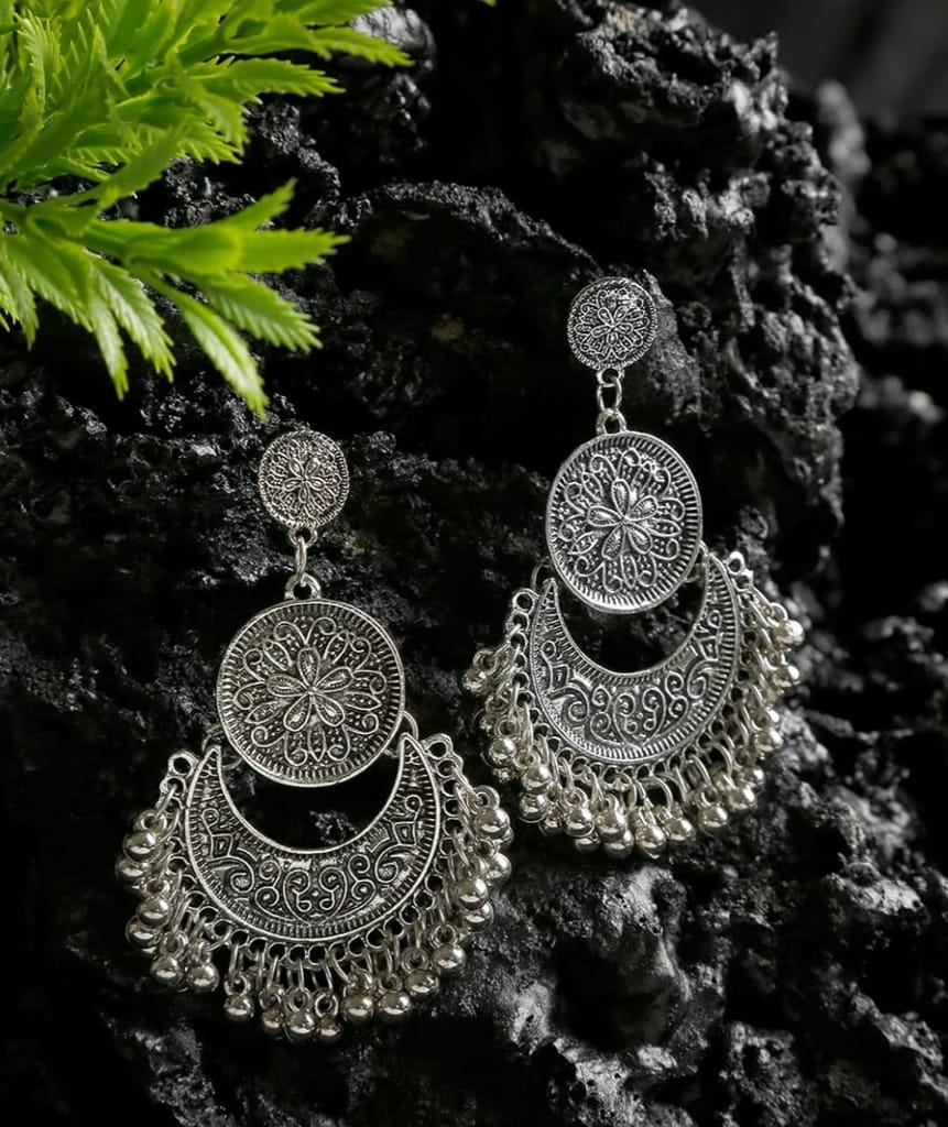 Oxidized silver-plated handcrafted crescent moon shape earrings view 2