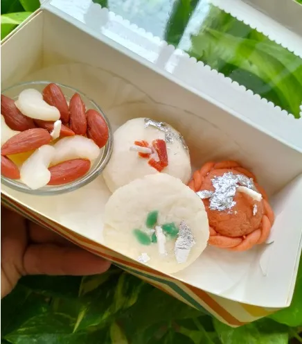 Mithai Candle Gift Box view 2