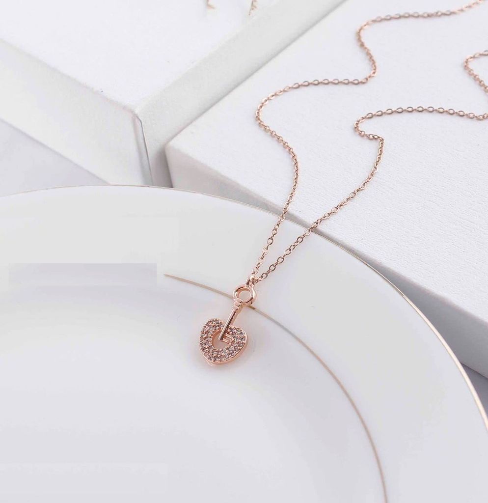 Aarohi13 Chain Pendant Set For Women with Diamond Heart Pendant Rose Gold