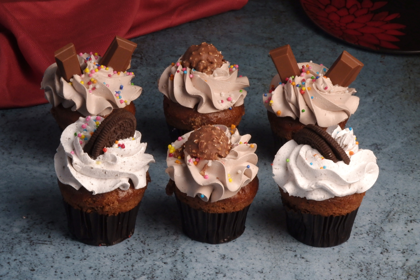 Assorted premium cupcakes [pack of 6]