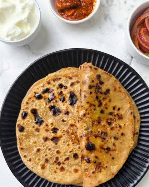 Aloo pyaaz paratha(2pcs) with curd & pickle