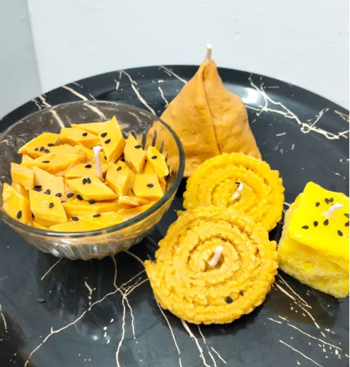 Snack Box Candles view 2