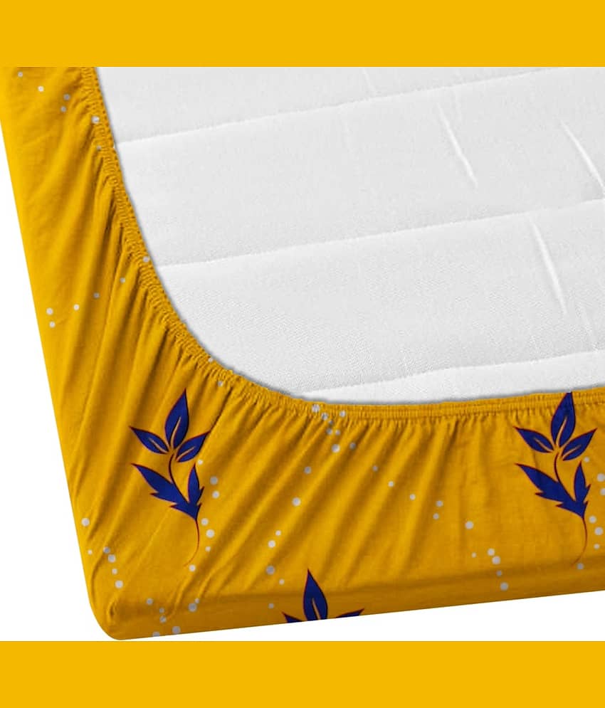 Neekshaa Cotton Geometric Fitted Fitted bedsheet with 2 Pillow Covers ( Double Bed ) - White view 2