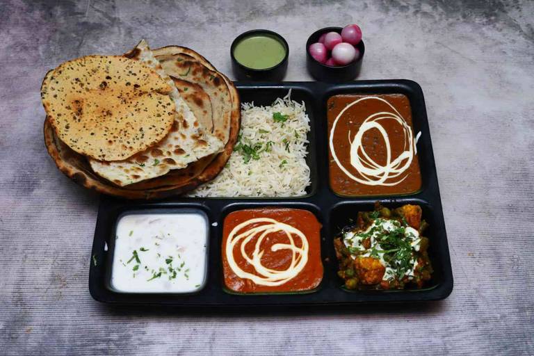 Garlic Naan Thali