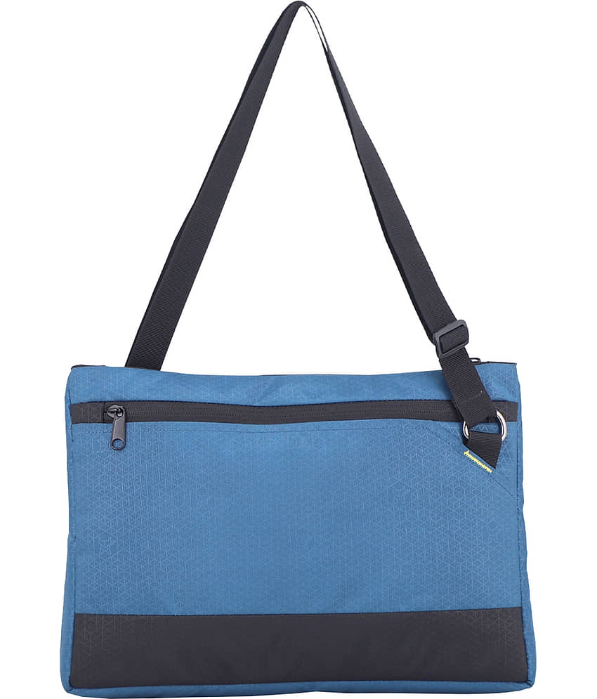 Arctic Fox Twist Deep Dive Sling Bag view 2