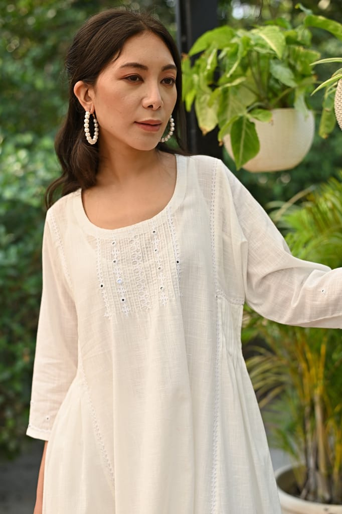 Jasmine Sindhi Hand Embroidered Cotton Kimono Sleeve Kurta view 2