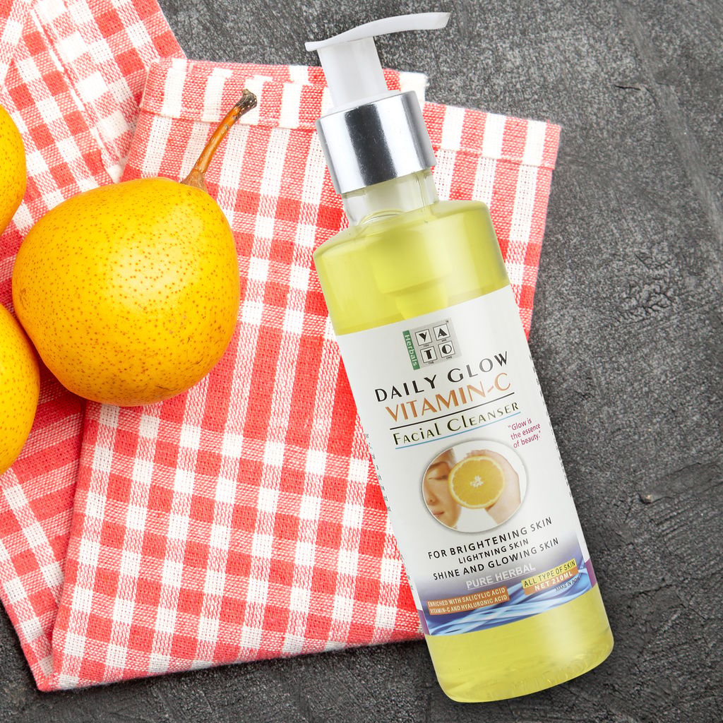 YATO Herbals Vitamin C Daily Glow Face Cleanser view 2