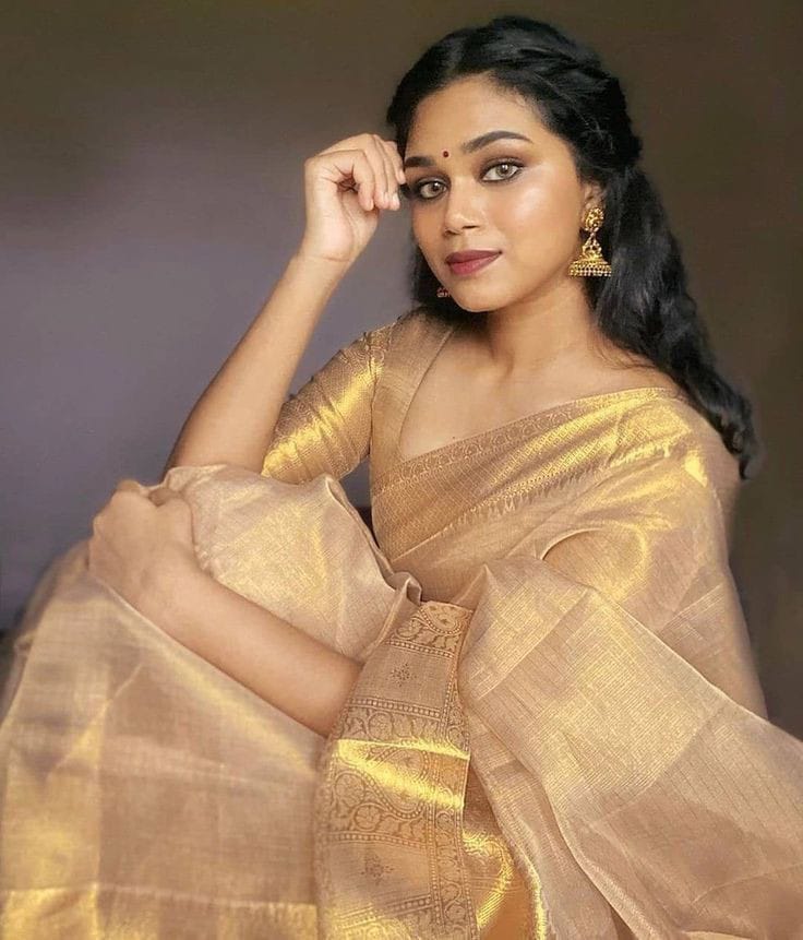 Tissue net Flower Skart Border Gold Saree. view 2