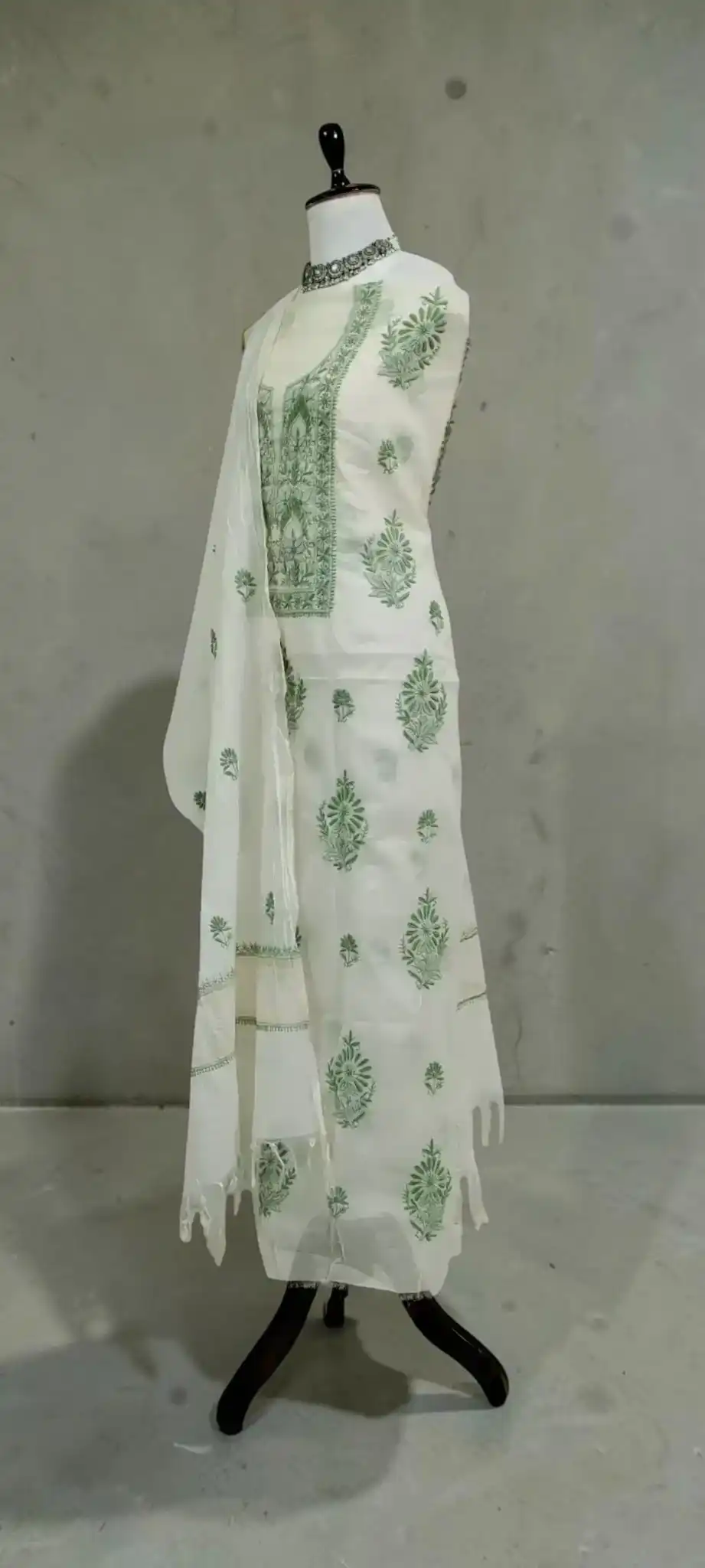 Lucknow Chikankari Hand-Embroidered Mul Cotton Natural-Dye Dress Material view 2