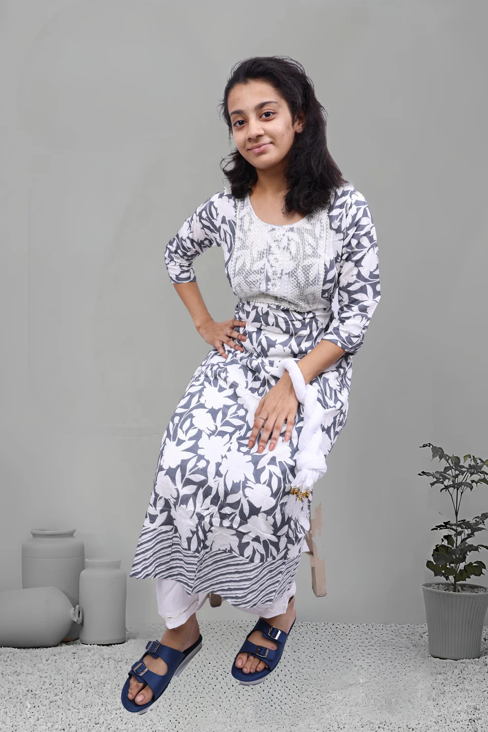 PickCell Triveni Sangam Embroidery Cotton Kurti with Pyajama and Dupatta view 2