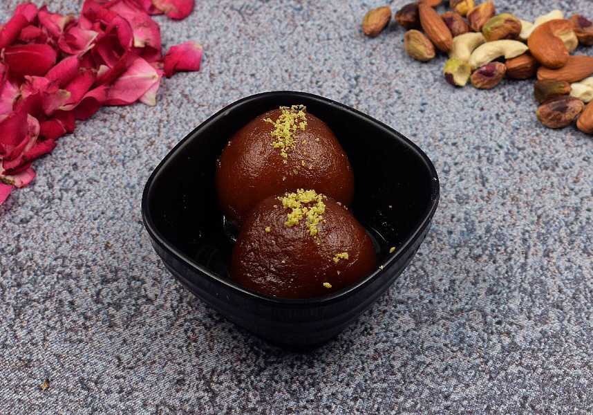 Gulab jamun (2 pcs)