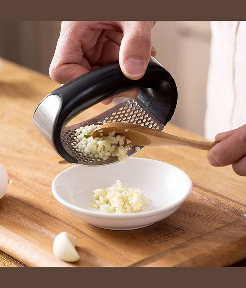 GKBOSS Black Stainless Steel Garlic Peeler ( Pack of 1 ) view 2