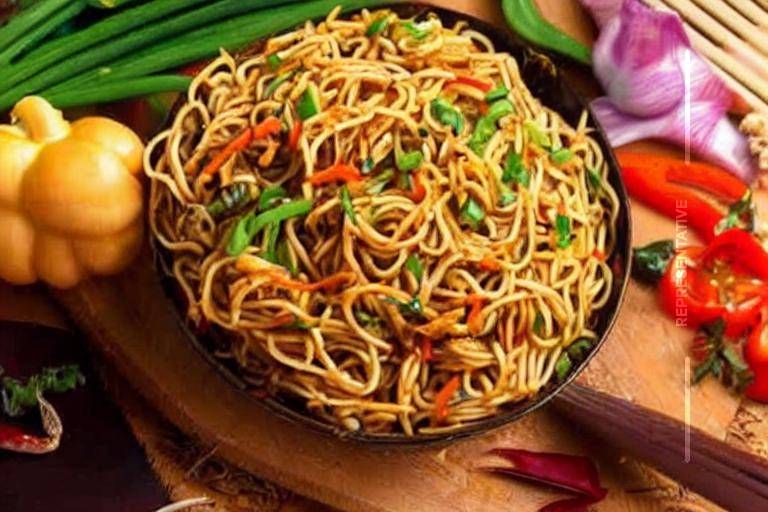 Veg chilli garlic noodles