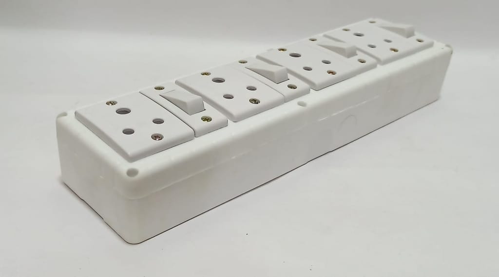 6A 4 Sockets (3 Pin Socket) & 4 Switch (Straight) Extension Box with 6A Plug & 3m Wire view 2