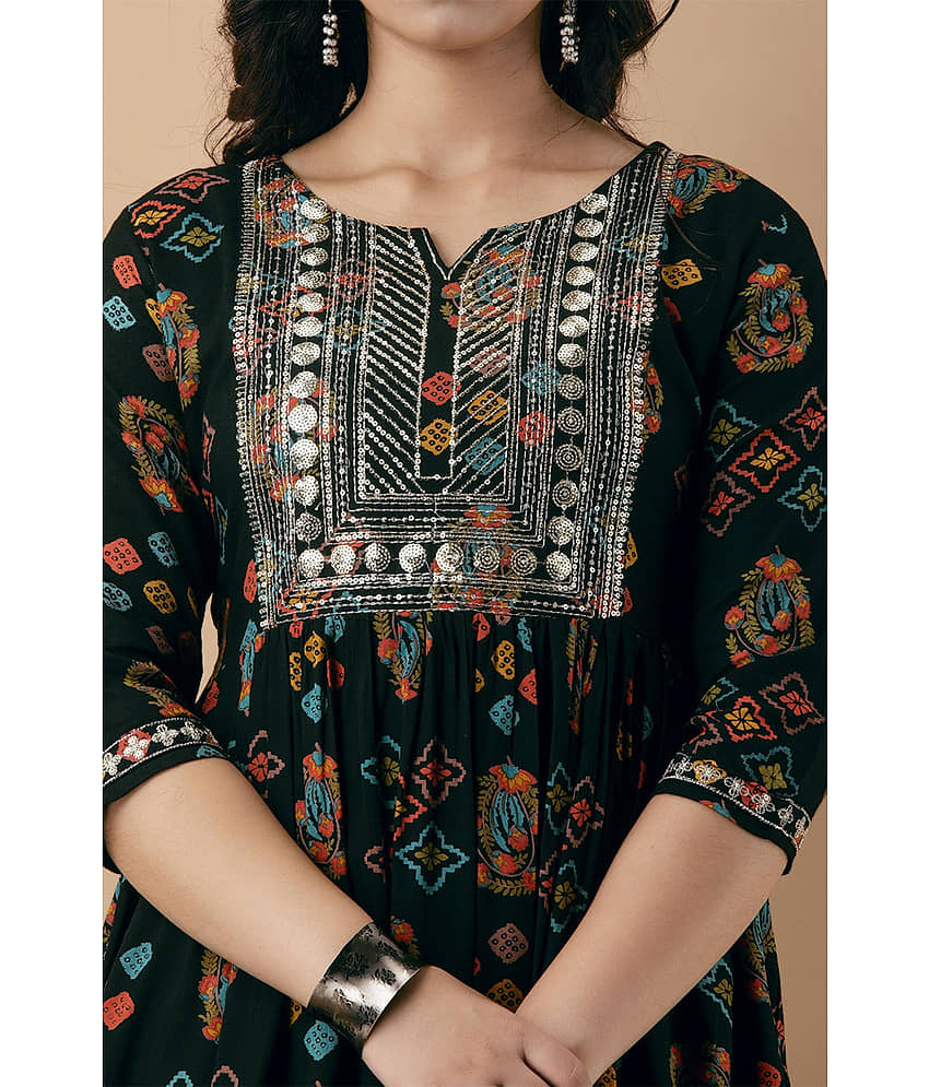 anushansa Women Viscose Printed A-line Kurti With Pants ( Multicolor ) view 2