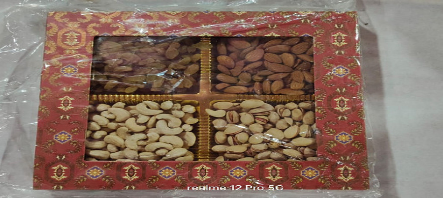 Dry fruits box (900grams)