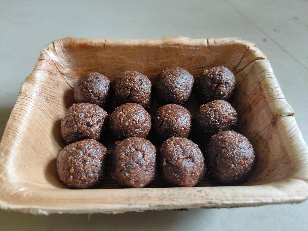 PALM JAGGERY SESAME BALLS SOFT view 2