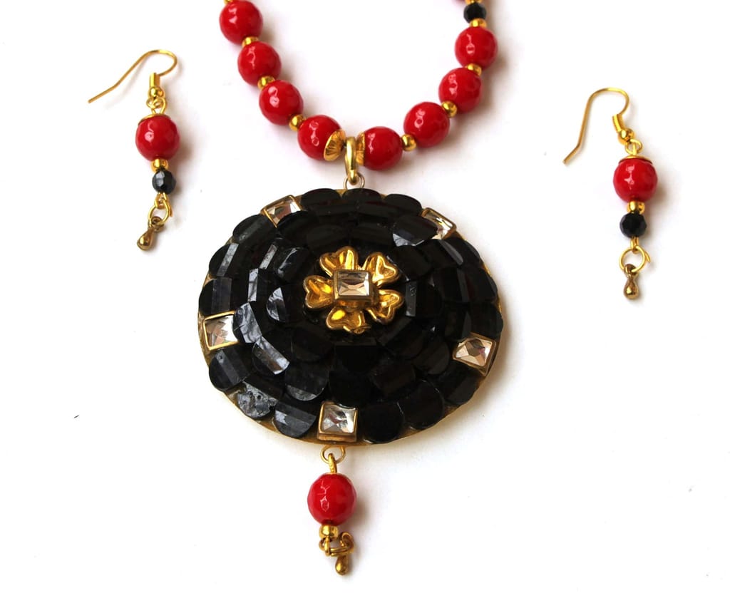 Unique Dazzling Beads Jewelry Set view 2