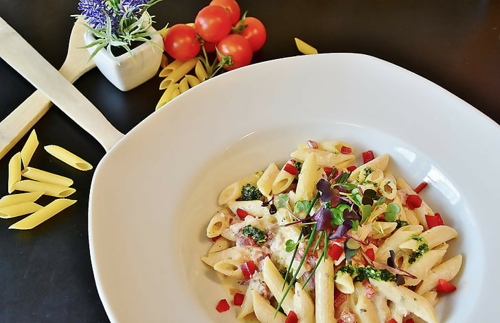 White Sauce Pasta (Alfredo) – Creamy & Cheesy Italian Pasta
