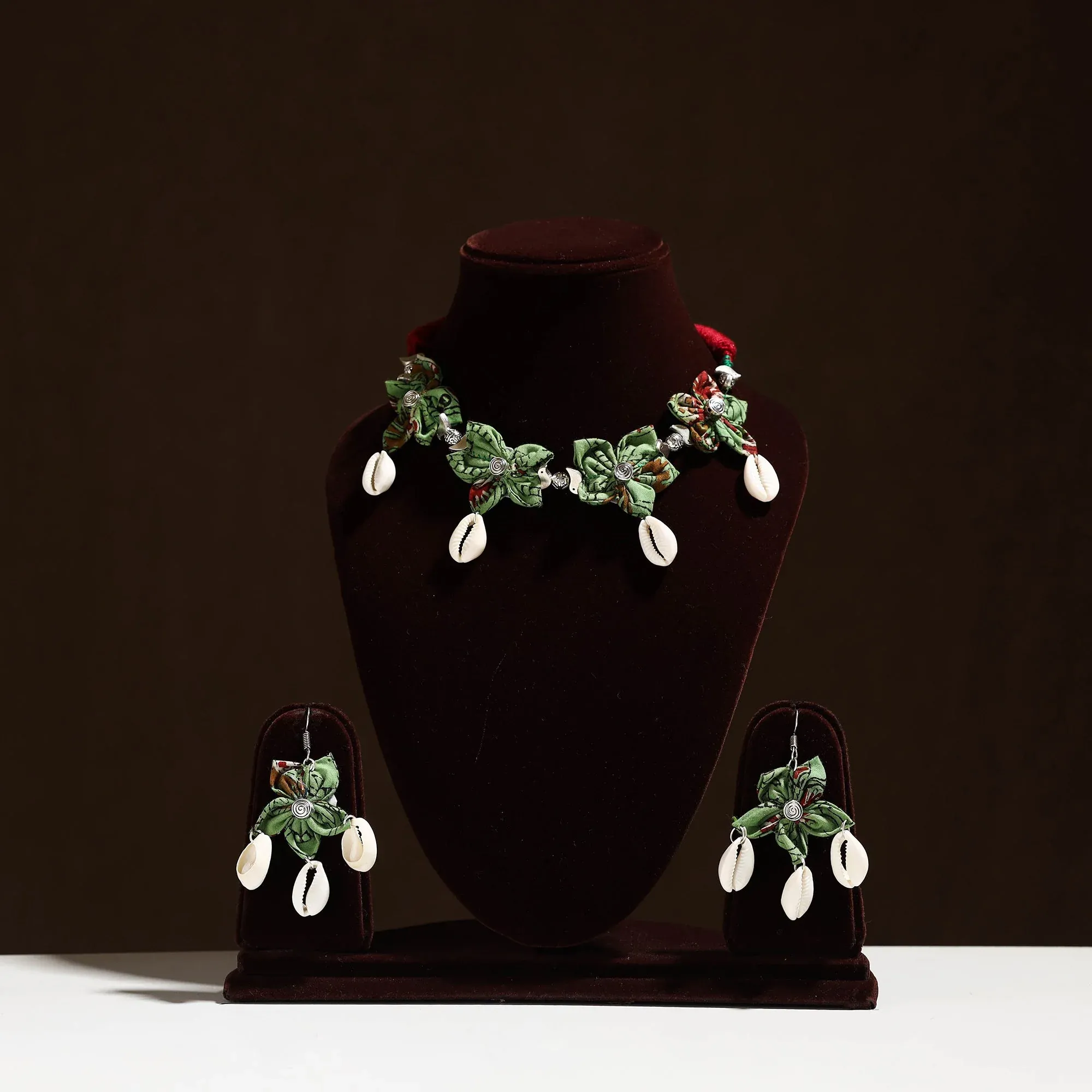 Green - Fabart Phool Kali Shell Choker Necklace Set 02