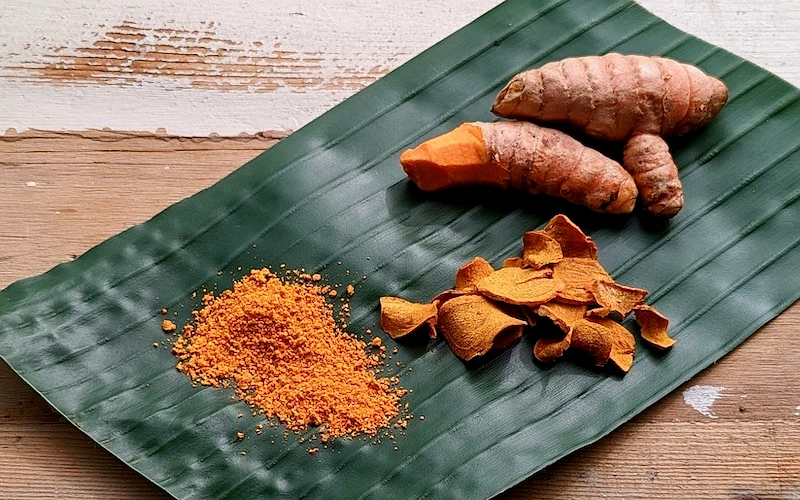 Premium Sun (Solar)Dried Turmeric Powder by Nirvi Foods