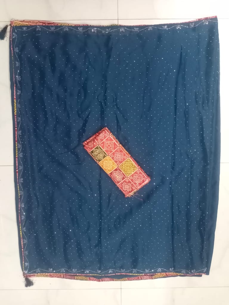 Women's Maroon Georgette Saree with Multicolored Geometric Blouse view 2