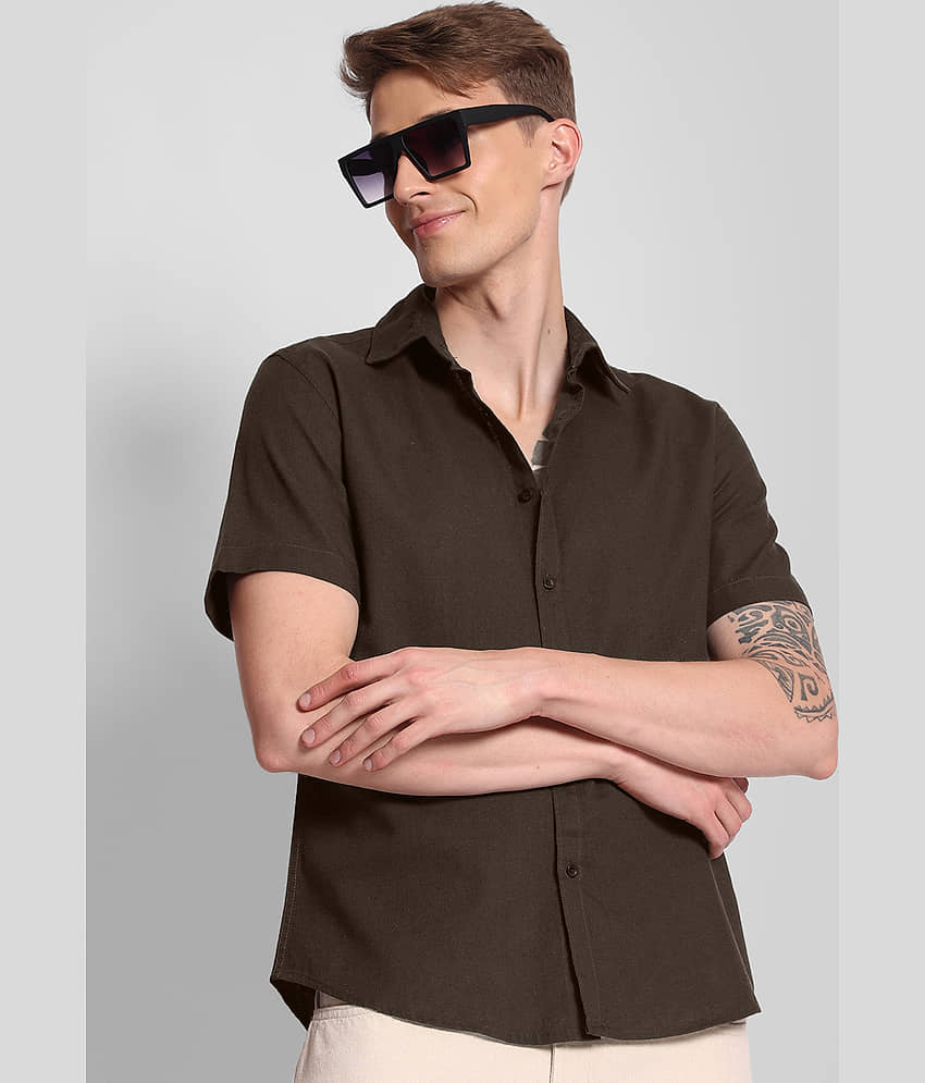Bene Kleed Cotton Blend Regular Fit Solids Half Sleeves Men's Casual Shirt - Coffee ( Pack of 1 ) view 2