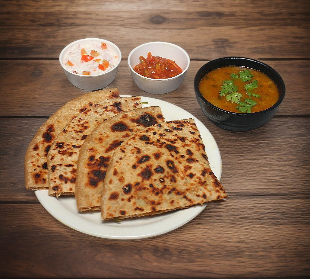 Aloo paratha with chana masala [200 ml] [ 1 pieces ]